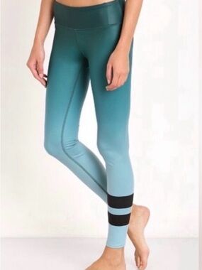 #109 ALO Yoga Gradient Airbrush Leggings Evermint XS 28” High Rise